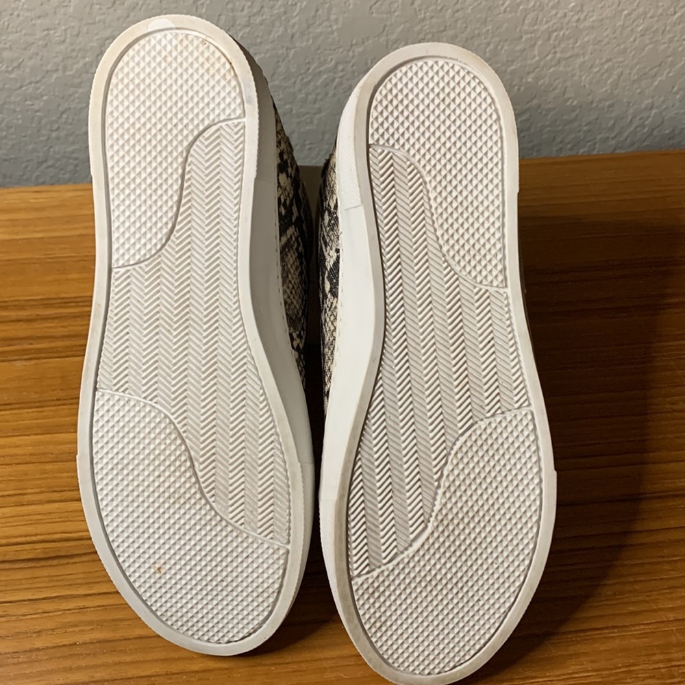 Steve Madden Snake Print sneaker BRAND NEW! - Picture 3 of 5